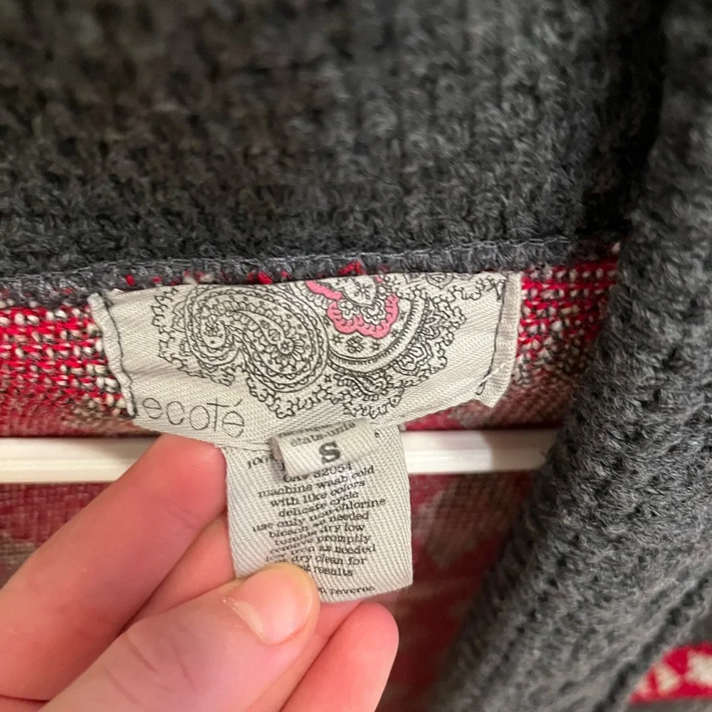 Urban Outfitters Red and Gray Knit Cardigan - Picture 2 of 3